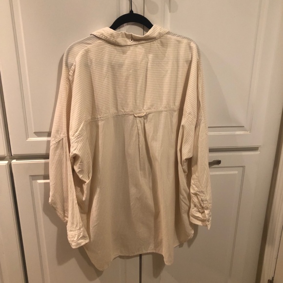 American Eagle Oversized Button Down Shirt - Picture 2 of 3